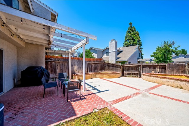 818 Live Oak Place, Corona CA: https://media.crmls.org/medias/fe861056-0591-4b24-b841-978733b5d148.jpg