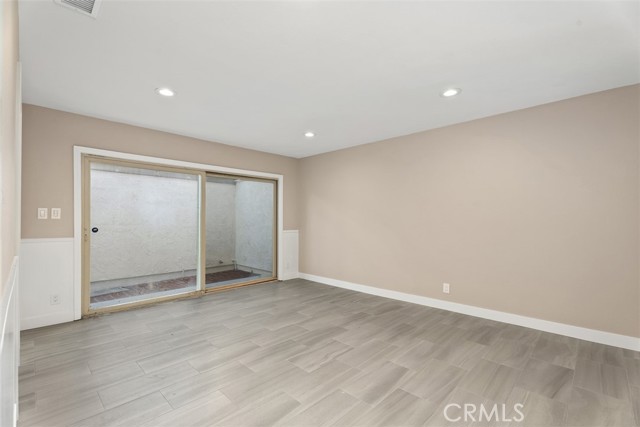 Detail Gallery Image 17 of 40 For 54 Oak Tree Ln, Irvine,  CA 92612 - 4 Beds | 2/1 Baths