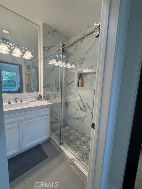 120 Jadestone, Irvine CA: https://media.crmls.org/medias/fe86628b-e898-4468-8ea3-c00637ed6426.jpg