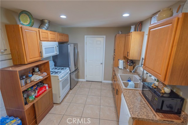Detail Gallery Image 8 of 12 For 12664 Esther St, Boron,  CA 93516 - 3 Beds | 1 Baths