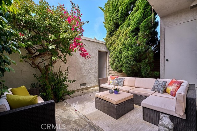 28026 Ridgecove N Court, Rancho Palos Verdes CA: https://media.crmls.org/medias/fe873667-c50c-42fc-8500-734127c1bce5.jpg