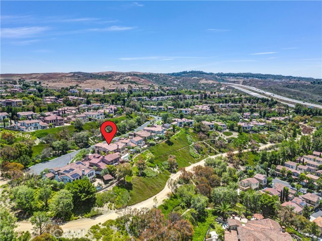 25 Village Way, Irvine CA: https://media.crmls.org/medias/fe873bfd-9fba-40e7-b6f8-e907fed61ec5.jpg