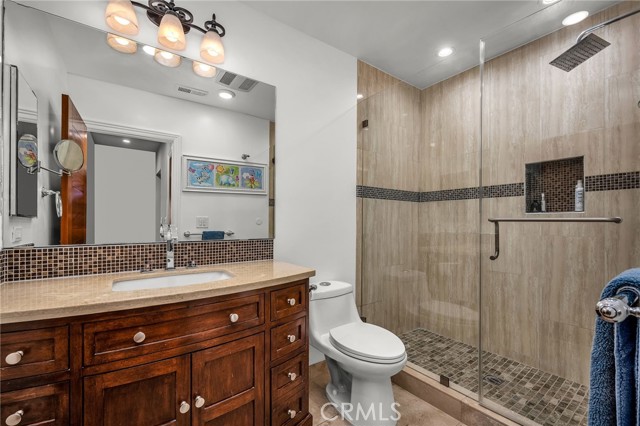 Detail Gallery Image 27 of 34 For 5948 Hesperia Ave, Encino,  CA 91316 - 3 Beds | 2/1 Baths