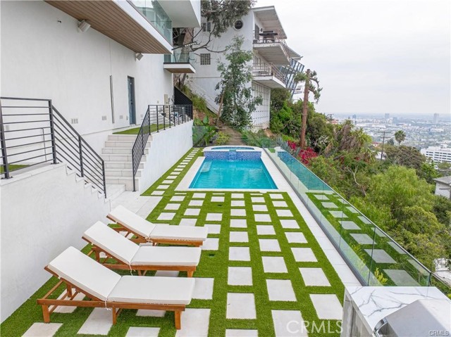 Detail Gallery Image 27 of 55 For 8566 Hollywood Bld, Los Angeles,  CA 90069 - 6 Beds | 6/1 Baths