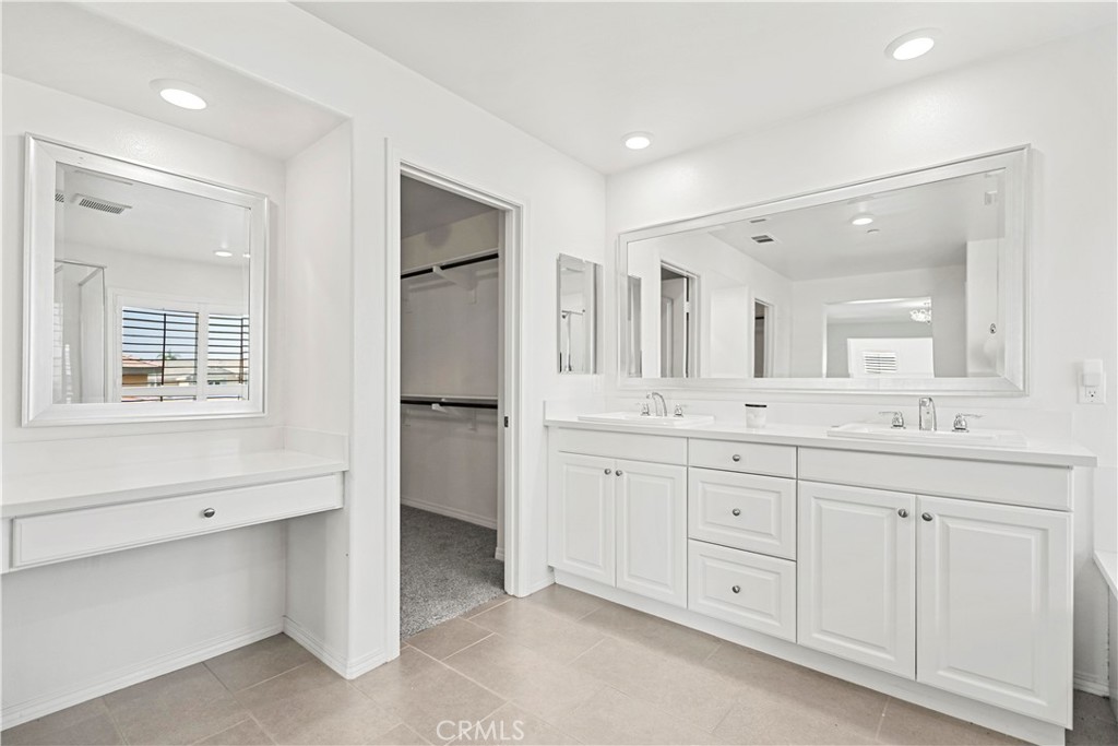 MLS #WS25243385 image #54