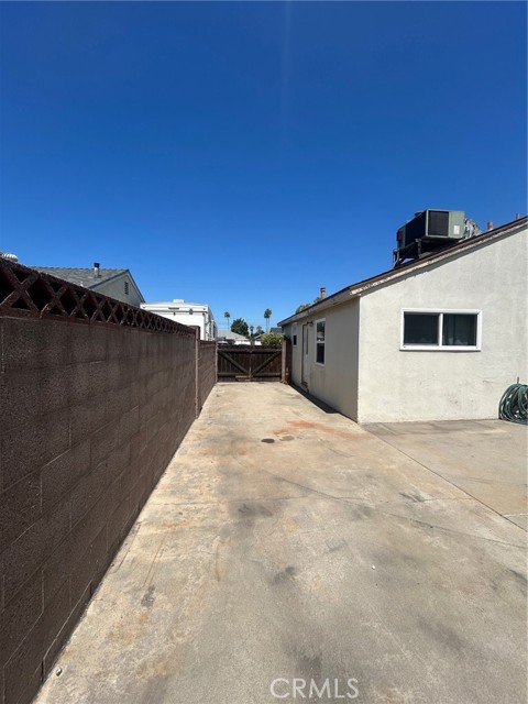 11818 Graystone, Norwalk CA: https://media.crmls.org/medias/fe8988e6-e04a-46d4-8eea-501ff7d8b4c9.jpg