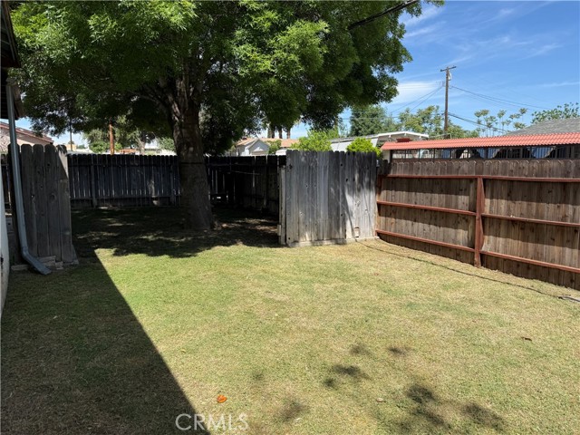 4416 Mesa, Bakersfield CA: https://media.crmls.org/medias/fe899f29-03ff-4d26-a7b2-340a8a7b4e7b.jpg