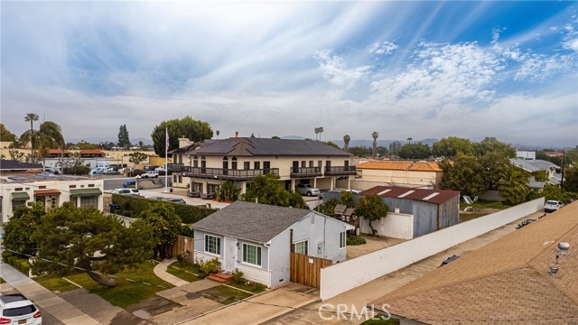 Cute 1 Bedroom 1 Bath Home on a HUGE 11,750 Square Foot Lot With A Barn, Zoned R-3. City Of Tustin Advises Up To 6 Units My Be Built On  The Property (Buyer To Verify) Near Old Town Tustin, All Major Freeways, Shopping And Restuarant's.