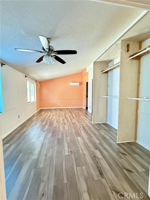 21100 State St, San Jacinto CA: https://media.crmls.org/medias/fe89edf1-702a-4e34-a778-0d60d193740d.jpg