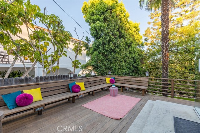 2704 Laurel Avenue, Manhattan Beach, California 90266, 4 Bedrooms Bedrooms, ,4 BathroomsBathrooms,Residential,Sold,Laurel,SB22216035