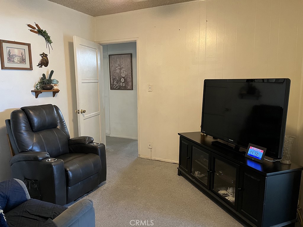 https://media.crmls.org/medias/fe8a0d9d-c34b-4736-98fa-75a1905f8db1.jpg?preset=X-Large