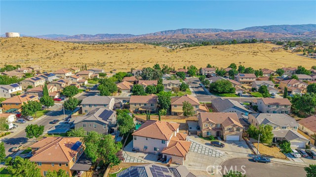 4302 Olivera Place, Lancaster CA: https://media.crmls.org/medias/fe8b8162-a2ea-4919-86a7-887642937ee0.jpg