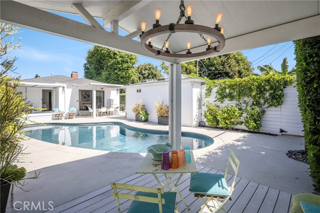 Detail Gallery Image 28 of 40 For 2317 Walgrove, Los Angeles,  CA 90066 - 4 Beds | 3 Baths