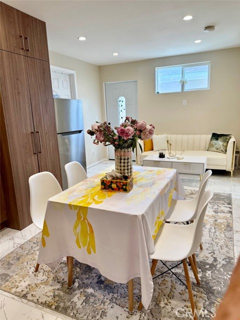 Detail Gallery Image 4 of 12 For 20627 Tuba, Chatsworth,  CA 91311 - 1 Beds | 1 Baths