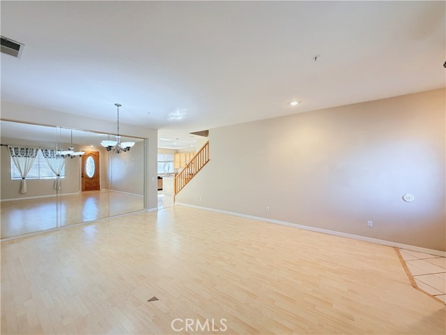 Detail Gallery Image 3 of 36 For 5793 Oakdale Ln, Fontana,  CA 92336 - 5 Beds | 3 Baths