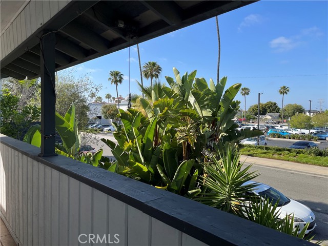 Detail Gallery Image 3 of 21 For 135 Flower #B,  Costa Mesa,  CA 92627 - 2 Beds | 2 Baths