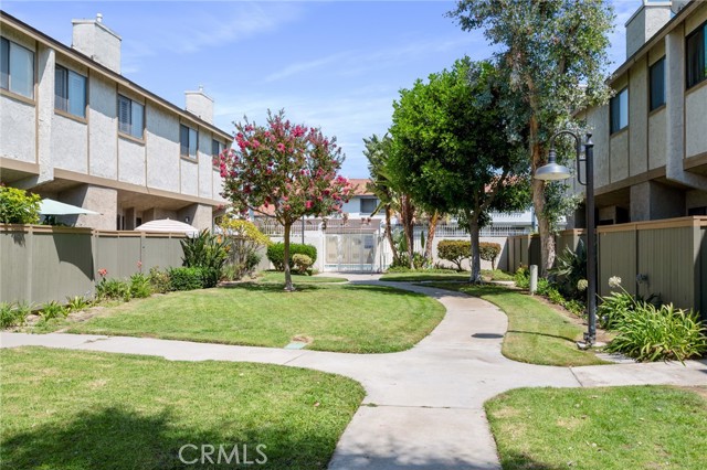 Detail Gallery Image 6 of 44 For 2005 W Culver Ave #11,  Orange,  CA 92868 - 3 Beds | 2 Baths