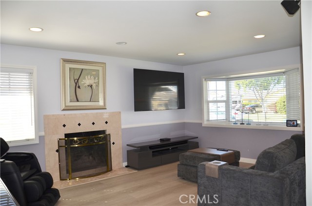 Detail Gallery Image 5 of 16 For 6522 San Haroldo Way, Buena Park,  CA 90620 - 3 Beds | 2 Baths