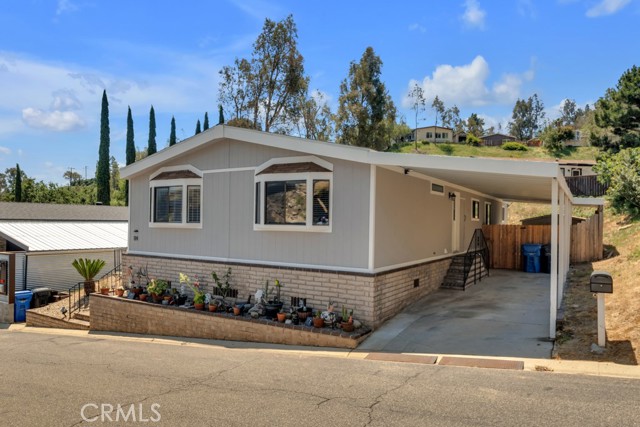 24425 Woolsey Canyon Road, West Hills CA: https://media.crmls.org/medias/fe8dcf7e-b5fd-4445-b919-2524ff45bfd8.jpg