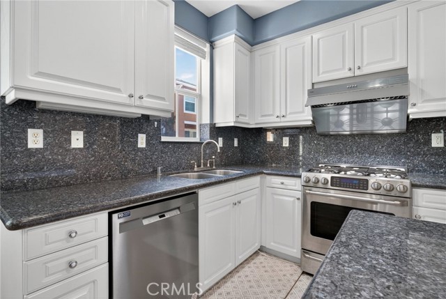 Detail Gallery Image 21 of 64 For 3538 Torrance Bld #145,  Torrance,  CA 90503 - 3 Beds | 2/1 Baths