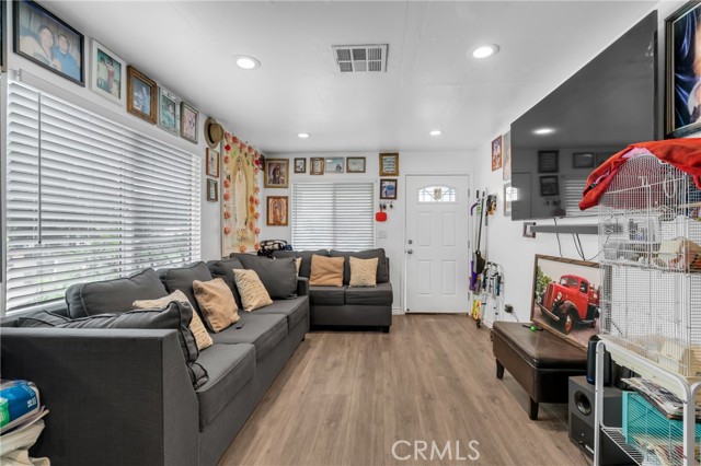 226 W Maitland Street, Ontario CA: https://media.crmls.org/medias/fe8e9308-57f0-4a84-b4cf-932d6ce0dafe.jpg