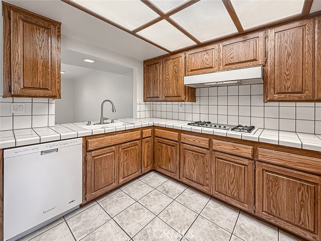 Detail Gallery Image 16 of 51 For 17533 Marilla St, Northridge,  CA 91325 - 3 Beds | 2/1 Baths