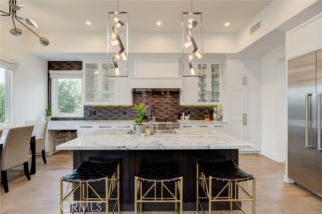 665 19th Street, Manhattan Beach, California 90266, 5 Bedrooms Bedrooms, ,7 BathroomsBathrooms,Residential,Sold,19th,SB22011803