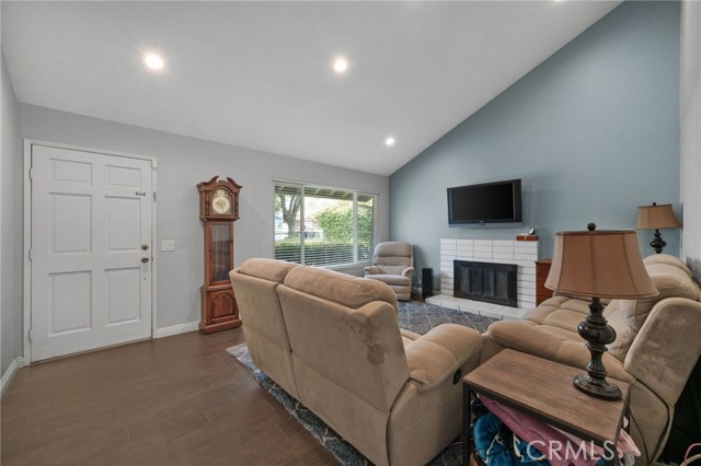 Detail Gallery Image 3 of 25 For 1555 Clay St, Redlands,  CA 92374 - 3 Beds | 2 Baths