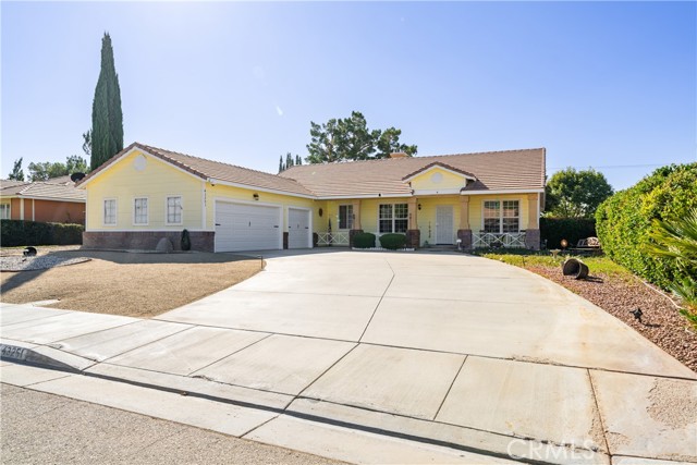 Detail Gallery Image 3 of 45 For 43251 Durango Ln, Lancaster,  CA 93536 - 4 Beds | 2 Baths