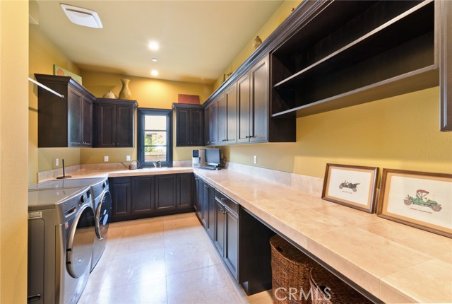 Fe8f33ae 2f47 4aa9 92af 6bbd286ae44c