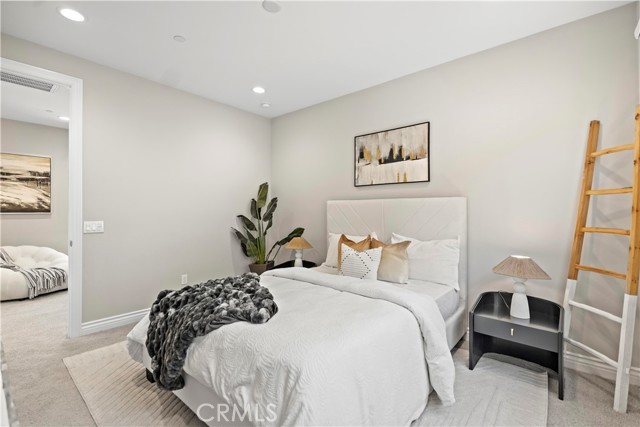 206 Phoebe, Irvine CA: https://media.crmls.org/medias/fe8f5fcb-ff05-4738-a02a-caf0ce3a8b43.jpg