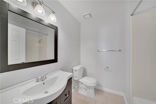 Detail Gallery Image 13 of 21 For 2565 Calle Benavente, Tustin,  CA 92782 - 3 Beds | 2/1 Baths