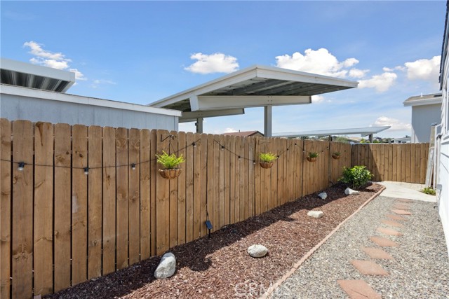 20701 Beach Boulevard, Huntington Beach CA: https://media.crmls.org/medias/fe922287-5bdf-4e8e-acf1-c041d0e801d0.jpg