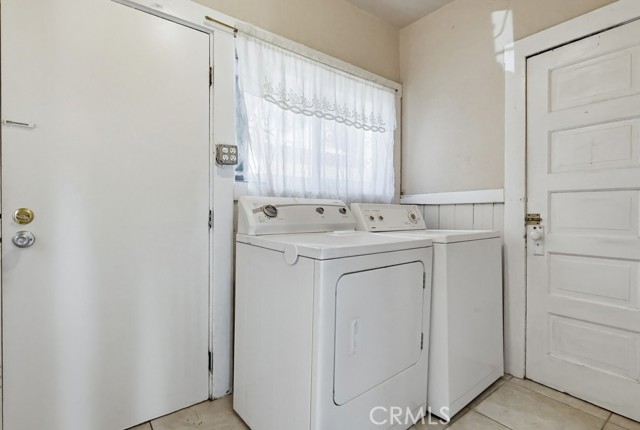 Detail Gallery Image 11 of 20 For 3941 Wisconsin, Los Angeles,  CA 90037 - 2 Beds | 1/1 Baths