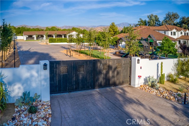 Detail Gallery Image 2 of 52 For 33206 Barber Rd, Agua Dulce,  CA 91390 - 10 Beds | 8/1 Baths