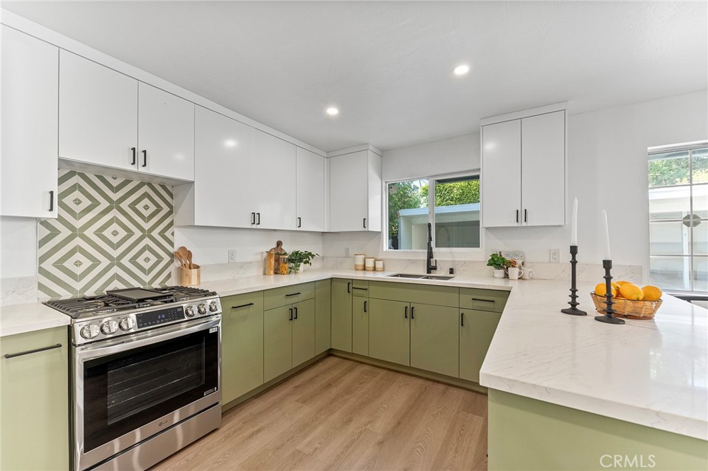 https://media.crmls.org/medias/fe93cfd3-0297-484c-8b39-286047b3ce7c.jpg?preset=X-Large