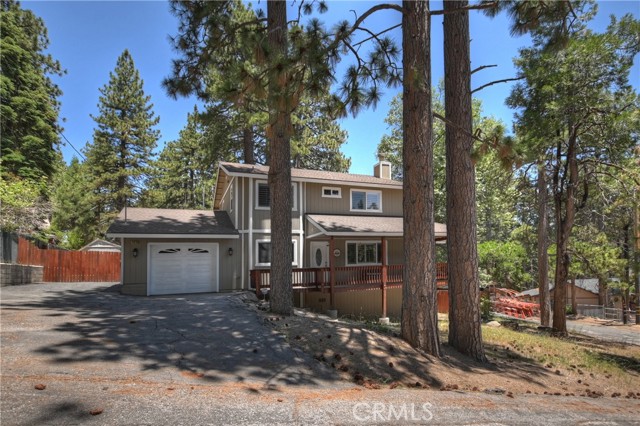 31816 Silver Spruce Drive, Running Springs CA: https://media.crmls.org/medias/fe941529-841a-4fd7-b6dd-bb9ac9b2be10.jpg