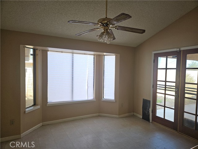 Detail Gallery Image 8 of 16 For 8348 Eucalyptus Ave, California City,  CA 93505 - 3 Beds | 2 Baths