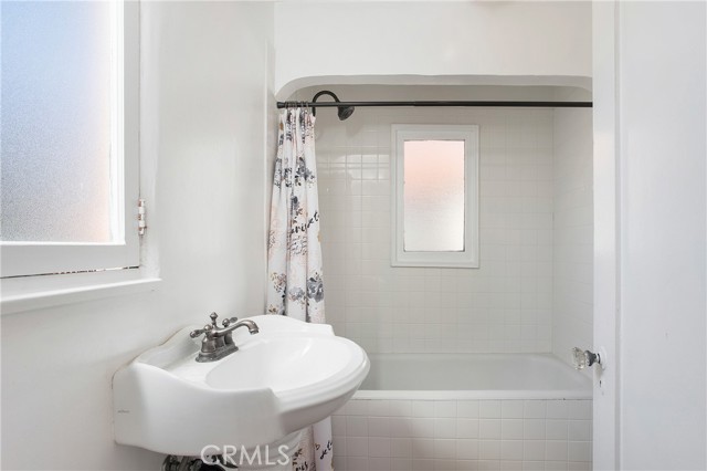 251 Avenida Del Mar, San Clemente CA: https://media.crmls.org/medias/fe94a504-e966-46db-bfcf-1665cd8b4407.jpg