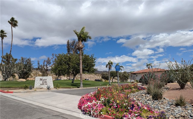 64961 Oakmount Boulevard, Desert Hot Springs CA: https://media.crmls.org/medias/fe94a6df-8369-462e-b2c8-4b05ef171160.jpg