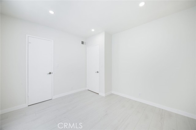 Detail Gallery Image 12 of 15 For 333 Riverdale Dr #8,  Glendale,  CA 91204 - 2 Beds | 1/1 Baths