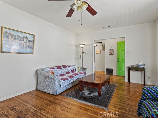 Detail Gallery Image 17 of 41 For 850 Grant Ave, Glendale,  CA 91202 - 2 Beds | 1 Baths
