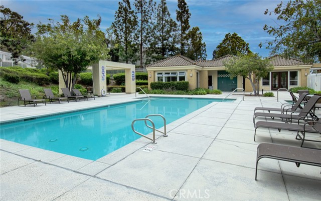 19646 Orviento Drive, Lake Forest CA: https://media.crmls.org/medias/fe95f6e0-44db-4419-bca9-c12065b987c6.jpg