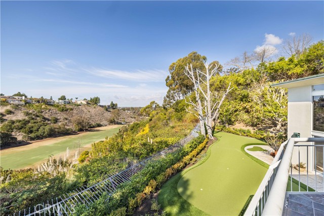 2 Inverness Lane, Newport Beach CA: https://media.crmls.org/medias/fe961033-710d-4838-a642-b61788b845fb.jpg