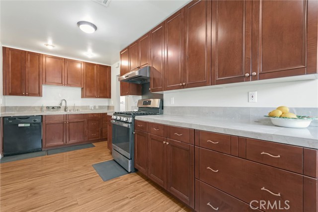 8512 Belford Avenue, Los Angeles CA: https://media.crmls.org/medias/fe9652a9-2313-4440-b5d3-35794f294d70.jpg