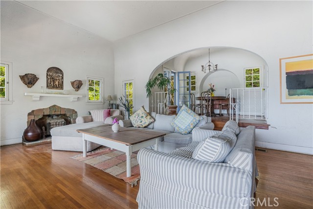 Detail Gallery Image 4 of 25 For 1224 Oberlin Dr, Glendale,  CA 91205 - 1 Beds | 1 Baths