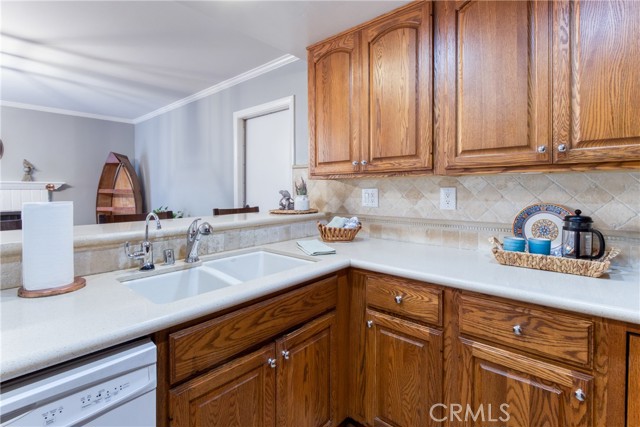 64 Seacrest Court, Long Beach CA: https://media.crmls.org/medias/fe96fb9a-9f0e-48f3-b4c4-193a9c62be9b.jpg