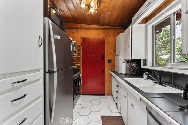 Detail Gallery Image 6 of 26 For 746 Villa Grove Ave, Big Bear City,  CA 92314 - 2 Beds | 1 Baths