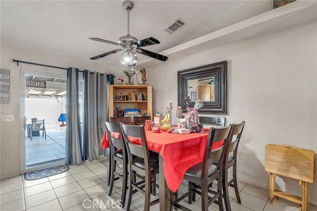 Detail Gallery Image 10 of 44 For 19084 Rocksprings Rd, Hesperia,  CA 92345 - 4 Beds | 2 Baths