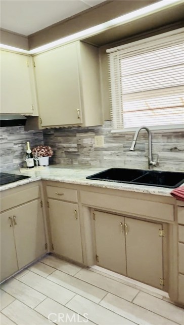 Detail Gallery Image 4 of 15 For 690 Santa Clara, Hemet,  CA 92543 - 2 Beds | 1 Baths